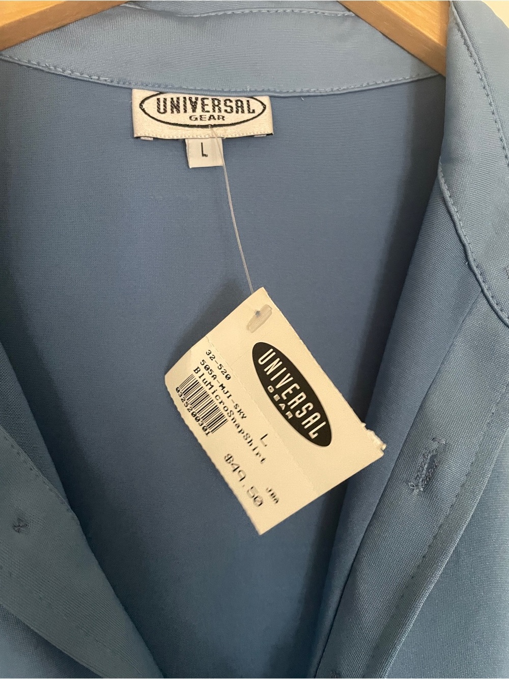 👕 Universal Gear Men's Light Blue Short-Sleeve Button Down Polo Shirt 👕 - Picture 2 of 4